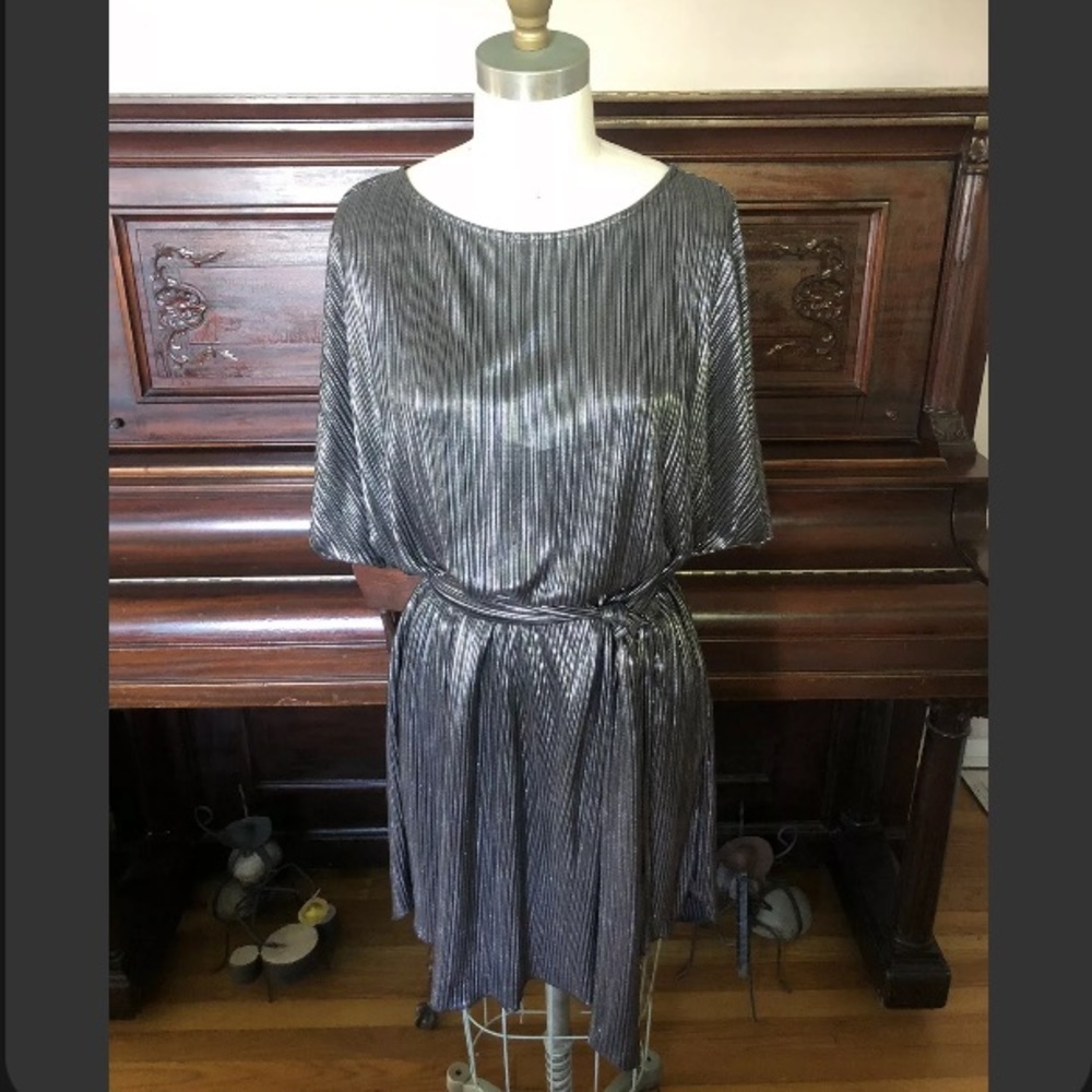 M Medium Silver Metallic Mini Dress Shift or Tie Waist Disco Glam